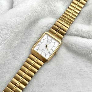 Vintage Seiko Tank Gold Tone V701-5K00 Lady Quartz Watch Japan