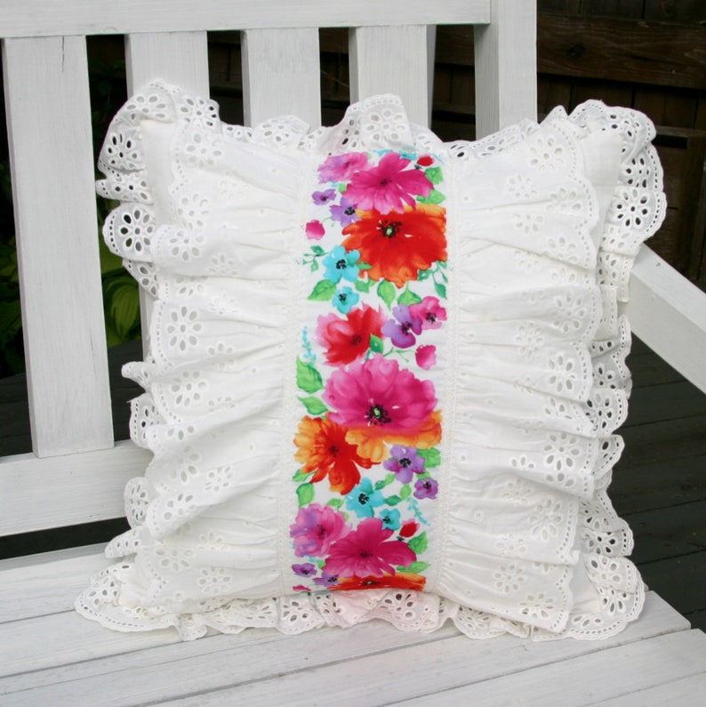 Shabby Chic White Lace Decorative Pillow Sofa Cushion with Cotton Lace. Luxury Pillow in Boho style