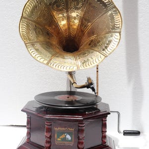 New Engraved Carved Design Gramophone Record Phonograph Vinyl LIMITED EDITION  Antique Vintage HMV Gramophone