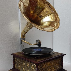 Antique Music Player - Home Decor - Collectible Vinyl Turntable Vintage Gramophone with Horn - Classic Phonograph Record Player -