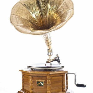 Vintage Gramophone with Horn - Classic Phonograph Record Player - Antique Music Player - Home Decor - Collectible Vinyl Turntable