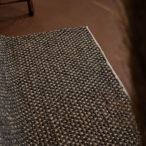 Handwoven Chunky Wool Rug: Pebble Loop Texture, Scandinavian Style Charcoal Grey Wool rugs, Hand Tufted cotton wool carpets for home decor image 3