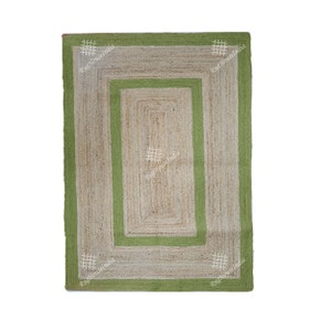 Alfombra india de yute trenzada a mano, rectangular, de tamaño personalizado, beige con doble borde verde claro, estilo vintage Dhurrie, ecológica.