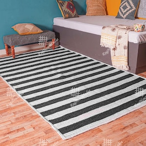 Tapis indien en jute rectangulaire tressé à la main, aux dimensions personnalisées, blanc avec rayures noires, tapis en jute