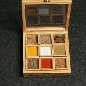 Handgefertigtes Gewürzkästchen-Set für Küche mit Behältern aus Kiefernholz (9 abnehmbare/abnehmbare Behälter), Masala Dabba/Box für Küche