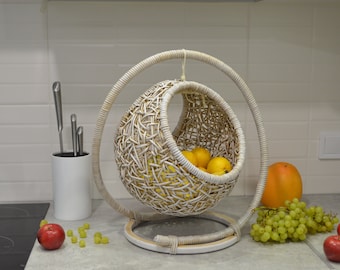 Wicker Hanging Fruit Basket with Stand: Kitchen Storage