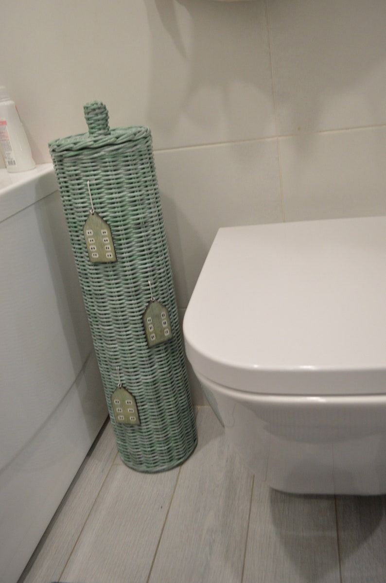 Lidded Wicker Toilet Paper Basket: Bathroom Storage image 9