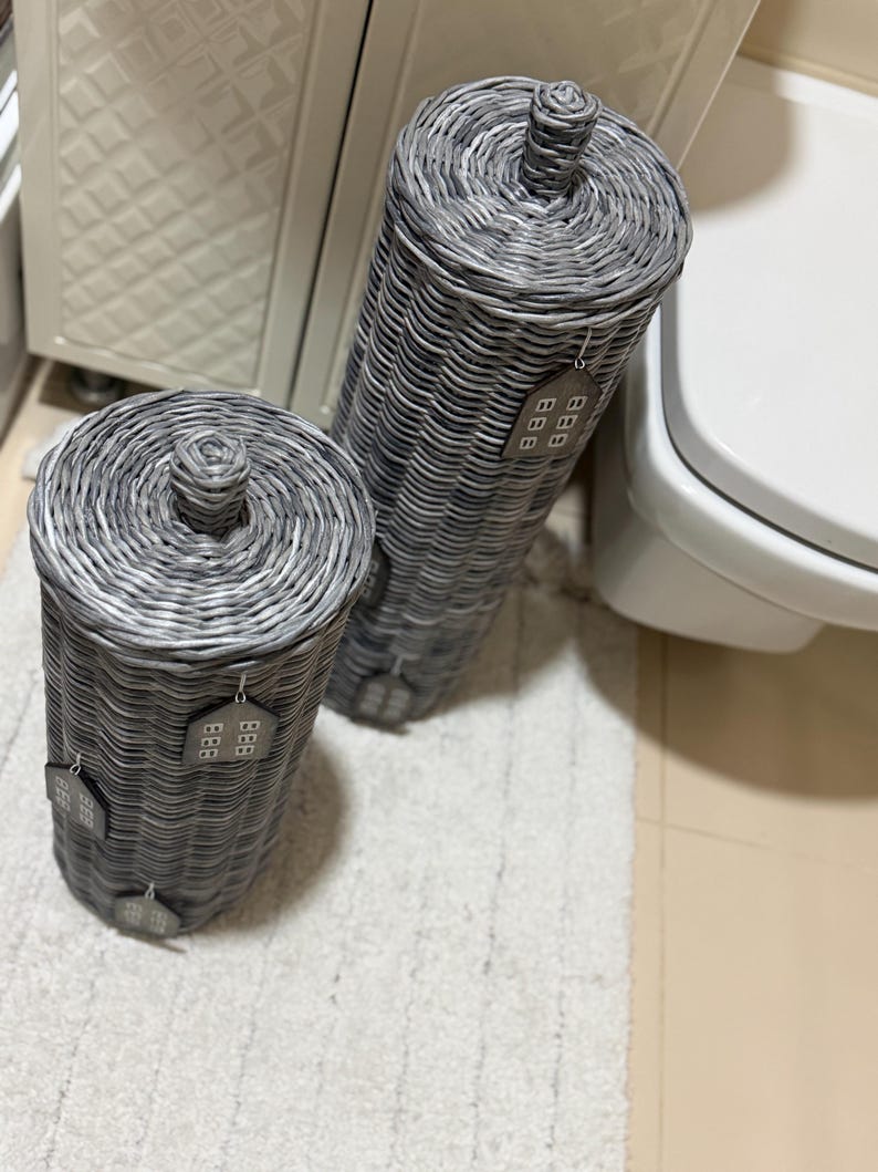 Lidded Wicker Toilet Paper Basket: Bathroom Storage image 17
