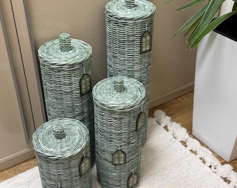 Lidded Wicker Toilet Paper Basket: Bathroom Storage