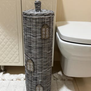 Lidded Wicker Toilet Paper Basket: Bathroom Storage image 16