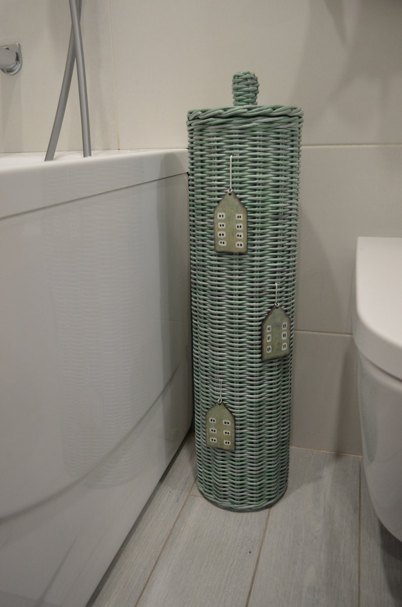 Lidded Wicker Toilet Paper Basket: Bathroom Storage image 10