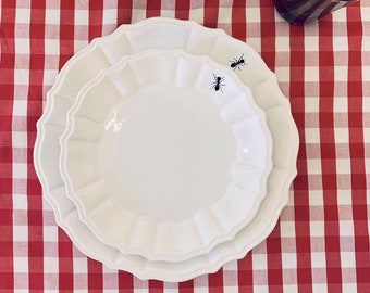 6 Handmade Soup Plates, ø 25 cm, with 6 different bugs.