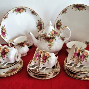 Royal Albert Old Country Roses tea service for 6 The perfect wedding present. Free USA & Canada delivery!
