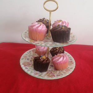Minton Haddon Hall 2 Tier cake stand in good condition Free delivery
