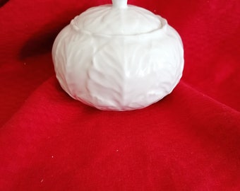 Stunning Coalport/Wedgwood Countryware Lidded Sugar Bowl Free delivery