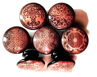 Celtic Knot Cabinet Knobs, Irish Knots Drawer Pulls for Kitchen & Dresser, Customizable Sets