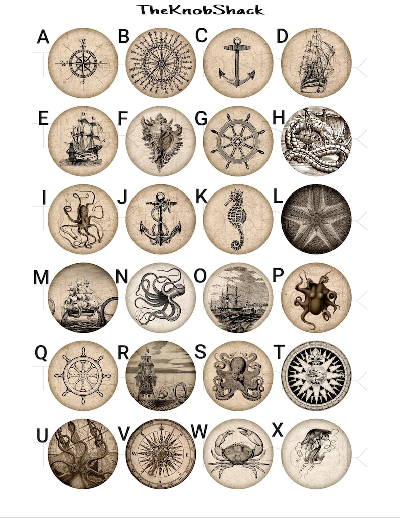 以下が含まれることがあります： 航海をテーマにした画像が描かれた、クリーム色の丸い装飾用ノブ26個のセット。ノブにはAからXまでのアルファベットがラベル付けされています。画像には、錨、船、コンパス、タツノオトシゴ、ヒトデ、タコが含まれています。