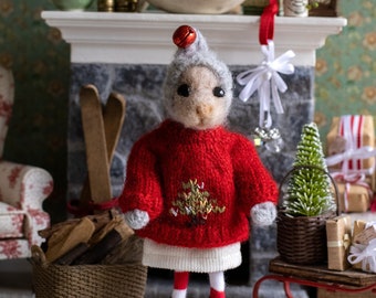 Red sweater with Christmas tree ornament for Rebecca's mouse / Miniature clothes for 4 inch bjd dolls, Jumper for needle-felted mice toys