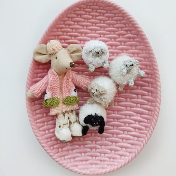 Petit mouton blanc pour souris Maileg à Pâques/Agneau à nez noir du Valais miniature, cadeau pour les amateurs de Maileg, animal de fermier en peluche pour maison de poupée
