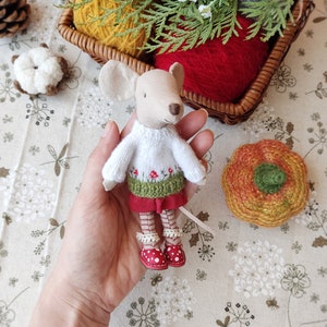 Mushroom clothes set for Maileg mouse: white sweater and red shoes for Big or Little sister mice on Halloween / Maileg maus kleidung