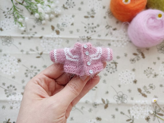 Pink striped sweater for Rebecca's mouse, Cardigan for needle-felted animal from the old thread house, Clothes for dollhouse miniatures
