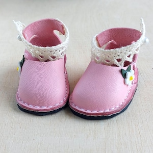 Daisy shoes for Paola Reina / MANY COLORS / Pink Mary Janes shoes with lace ankle strap and floral detail for Ruby Red Siblies dolls