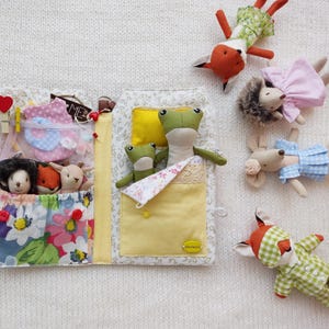 Capazo para rana de peluche en miniatura / Casa de muñecas de tela portátil, Saco de dormir de viaje para mini peluches suaves, Casa de muñecas textil para llevar