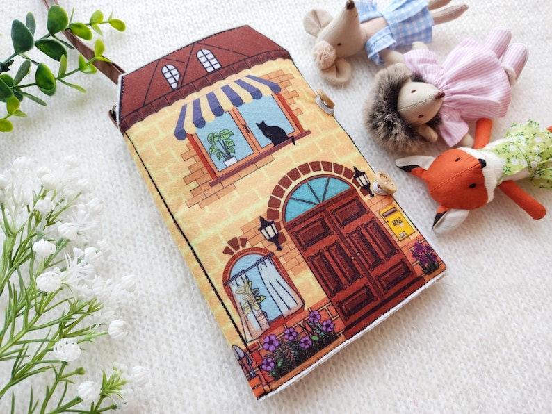 Travel carrycot for miniature stuffed frog toy