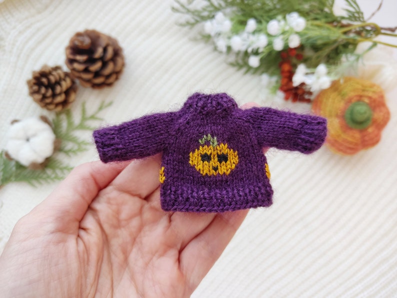 Suéter negro de calabaza para la hermanita maileg mouse, ropa de Halloween para el hermano mayor ratones, atuendo para la pequeña casa de muñecas juguete maus kleidung imagen 6