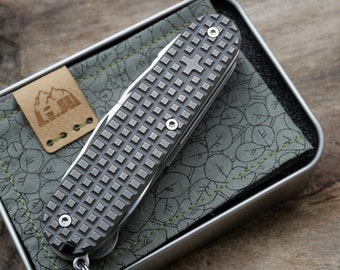 Pocket knife - TITAN - HARDFRAGGED used wash - extremely grippy - fully assembled - Titanium Grade 5 (Ti 6AI 4V) - 91 mm - SAK - Swiss knife