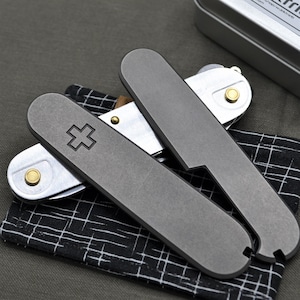 Handle scales or assembled pocket knife - TITAN - oldcross dark wash smooth - ti, oc - Titanium Grade 5 (Ti 6AI 4V) - 91 mm