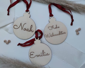 Weihnachtskugel aus Holz personalisiert mit Gravur