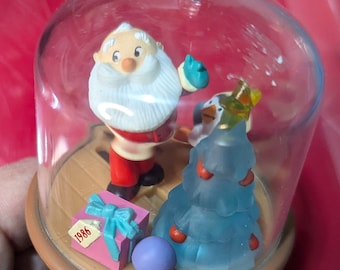1986 Hallmark Cards Lighted Santa Christmas Ornament