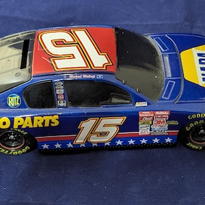 ナスカー 1:43 ダイキャスト。マイケル・ウォルトリップ 2003 モンテカルロ #15 NAPA オートパーツ
