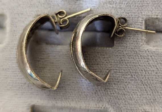 Vintage Women's Pierced Hoop Earrings Sterling Si… - image 2