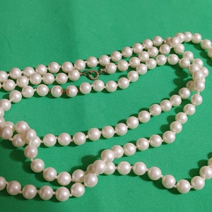 1970s Vintage Faux Pearl Beaded Necklace - 25 Inch Strand
