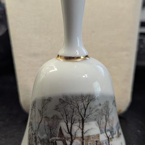 Avon Produkte Inc 1978 Schneeszene Porzellanglocke Made in Japan Exclusive Sales Awards