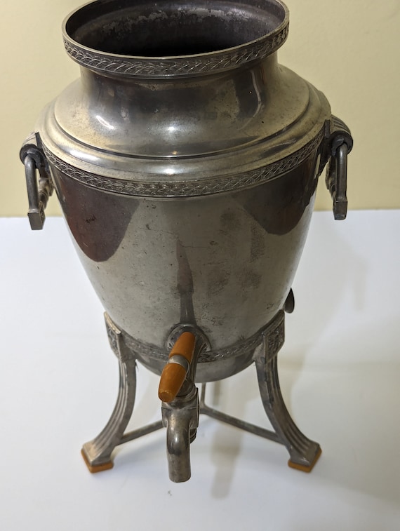 Vintage Universal Landers Frary & Clark Silver Plate Electric