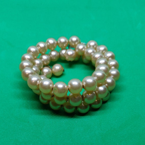 Gorgeous 1960's Faux Pearl Bead Wire Wrap Coil Br… - image 1
