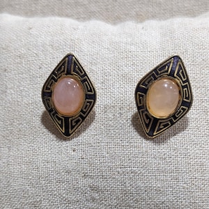 Women&#39;s Light Peach Moonstone Greek Accent Pattern Pierced Earrings 1970&#39;s