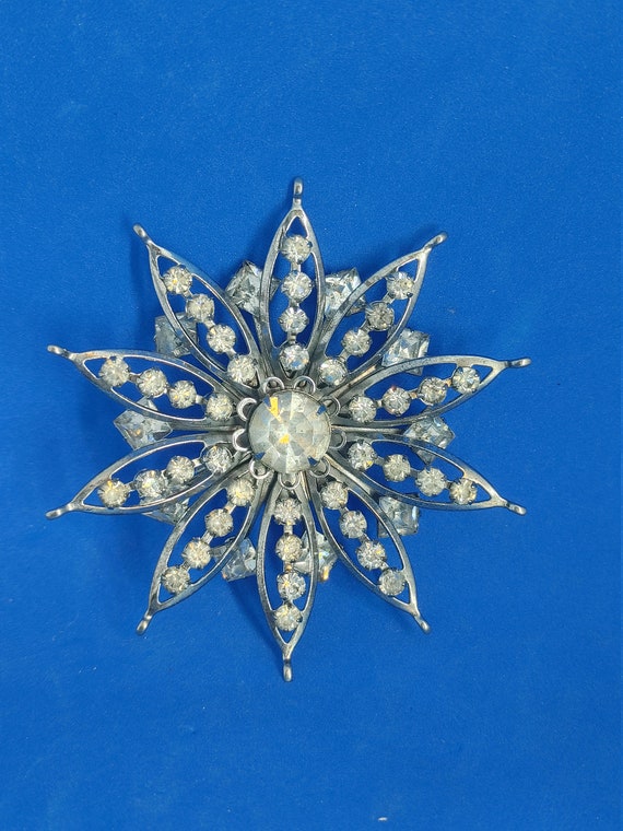 Broche Pendentif ROSS Années 50 - Fleur Avec Strass Vert Et Perles - Plaqué Or - Occasion