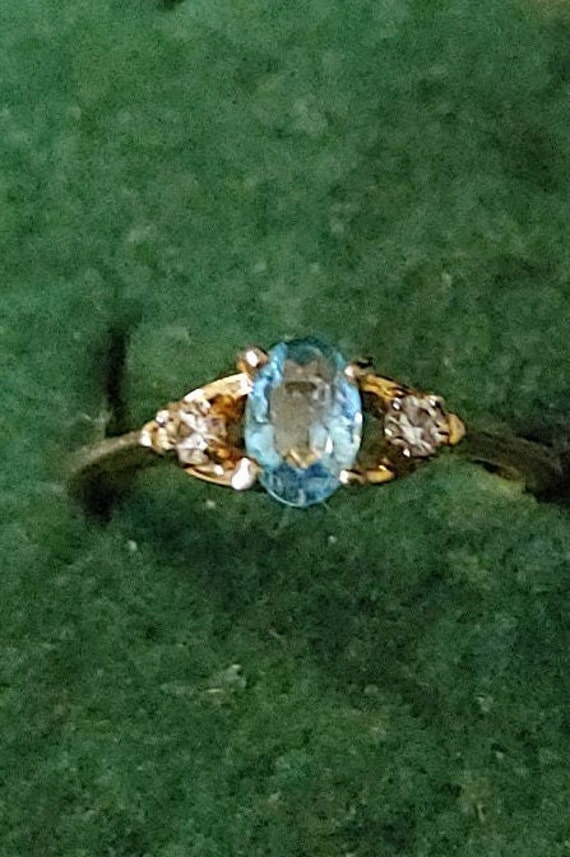 Vintage Fashion Jewelry This is a Oval Blue Topaz… - image 1