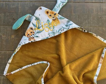 Personalized baby bath cape – baby shower gift – hooded baby towel – embroidered name – bamboo cotton – handmade