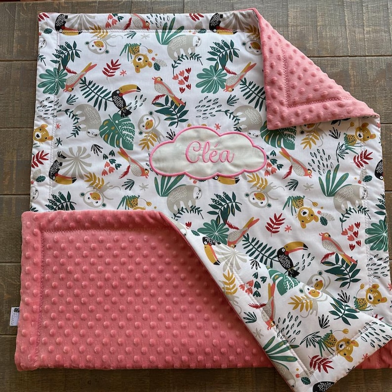 Couverture bébé personnalisée Jungle à fond BLANC Coton et Minky Nombreux coloris Fait-main en France Livraison Domicile ou point Relais image 14