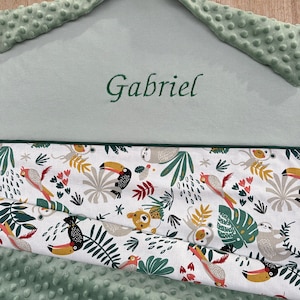 Couverture personnalisée printemps été motifs JUNGLE Vert ou Blanc Verso Minky Idéale naissance Cadeau personnalisé bébé fait-main en France image 2