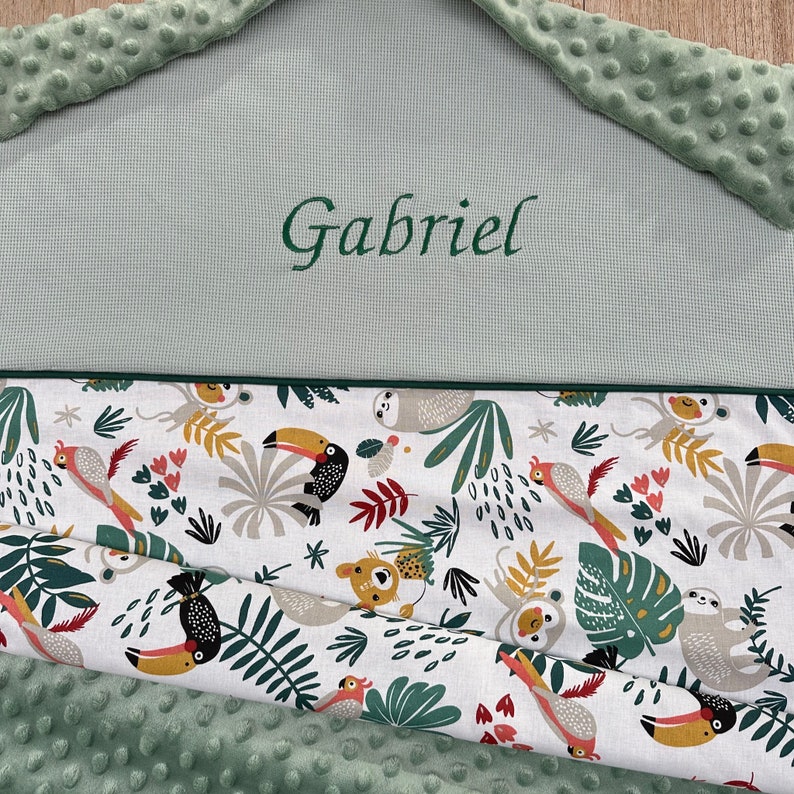 Couverture personnalisée printemps été motifs JUNGLE Vert ou Blanc Verso Minky Idéale naissance Cadeau personnalisé bébé fait-main en France image 2