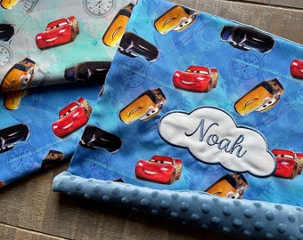 Coussin personnalisé DESSINS ANIMÉS Cars Minions Princesses fait-main en France Idéal chambre sieste maternelle ou cadeau