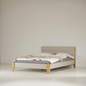Klädd sängram med ekben | Minimalistisk vadderad sänggavel | Anpassad storlek | Japandi Bedroom