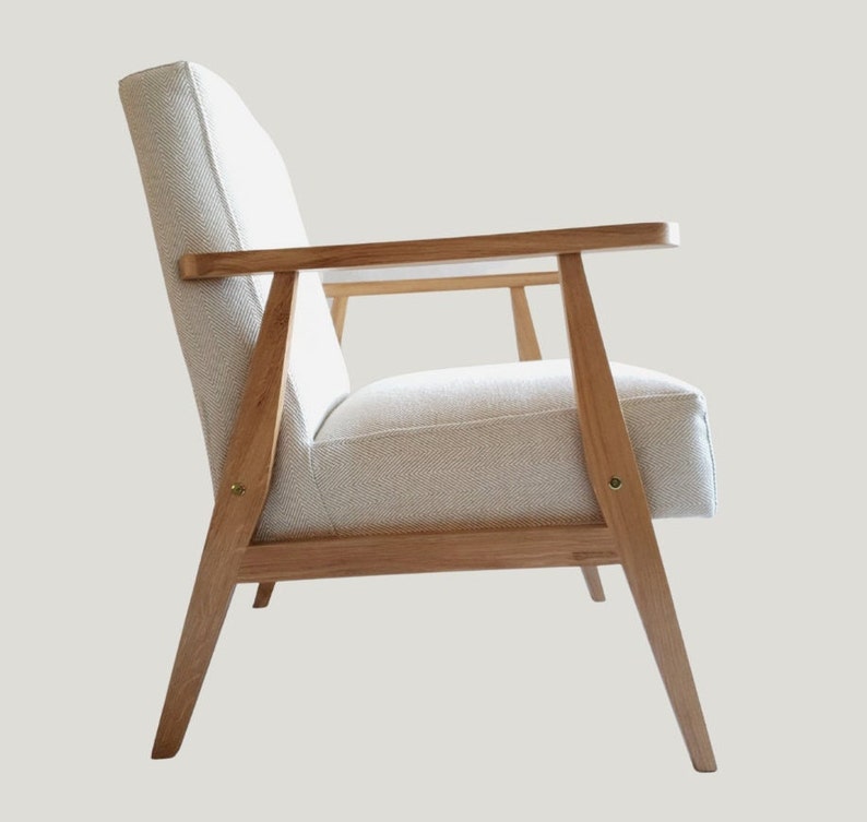 Nouveau fauteuil en chêne avec revêtement en fibre naturelle crème lin 65% coton 35 inspiré du style Mit-Century Modern. image 1