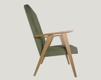Minimalist solid oak armchair – green and natural wood